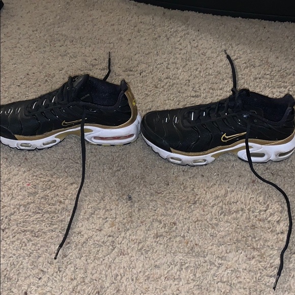 I am selling some nike airmax - Picture 3 of 5
